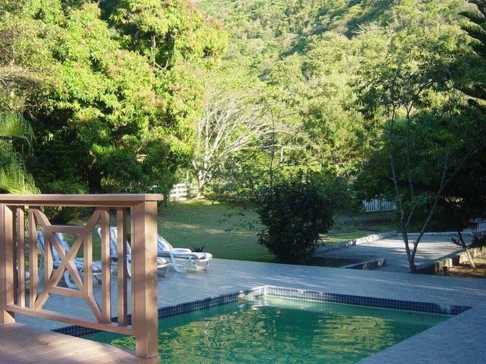 Icis Villas Brewers Bay Exterior photo